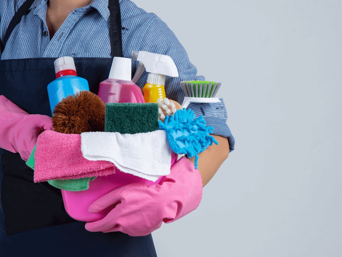 20 ways to clean your house on a budget