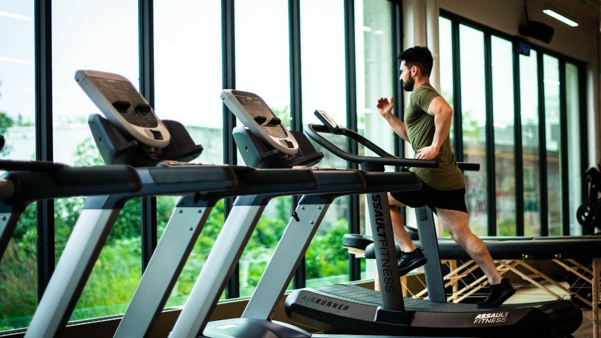 Are Gym Memberships Worth It? How to Get Fit on a Budget in 2025