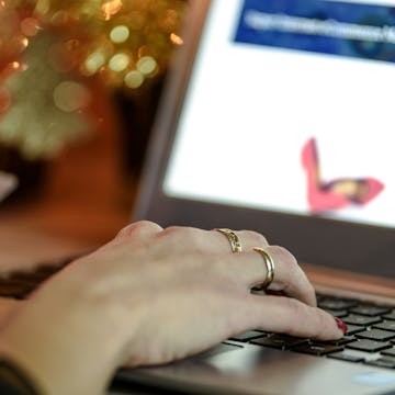 How to Spot a Fake Shopping Website and Avoid Voucher Code Scams